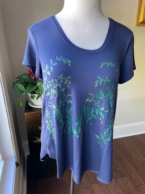 Navy Scoop Neck Short Sleeve Tee with Green Leaf Print